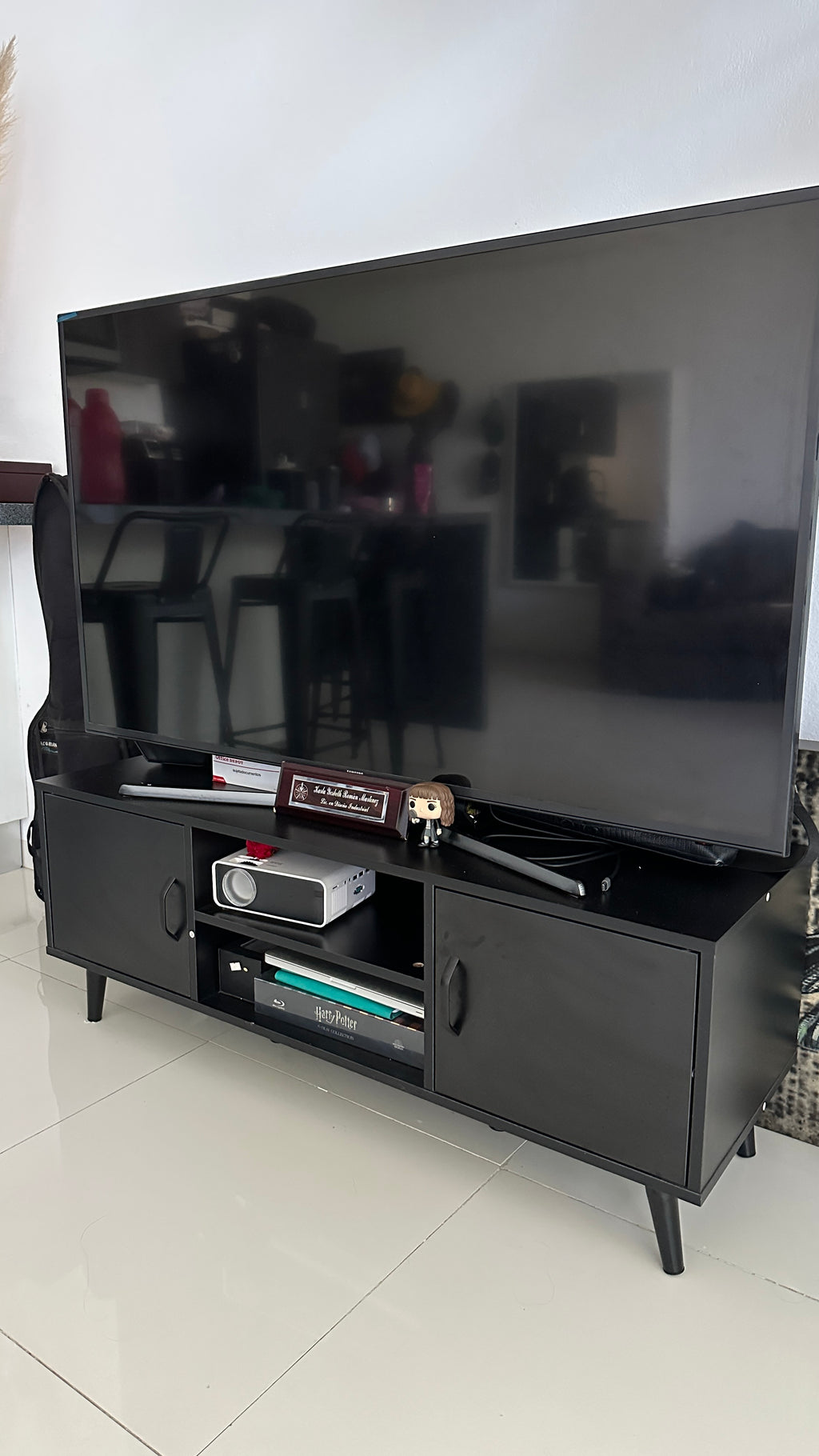 Mueble de TV negro