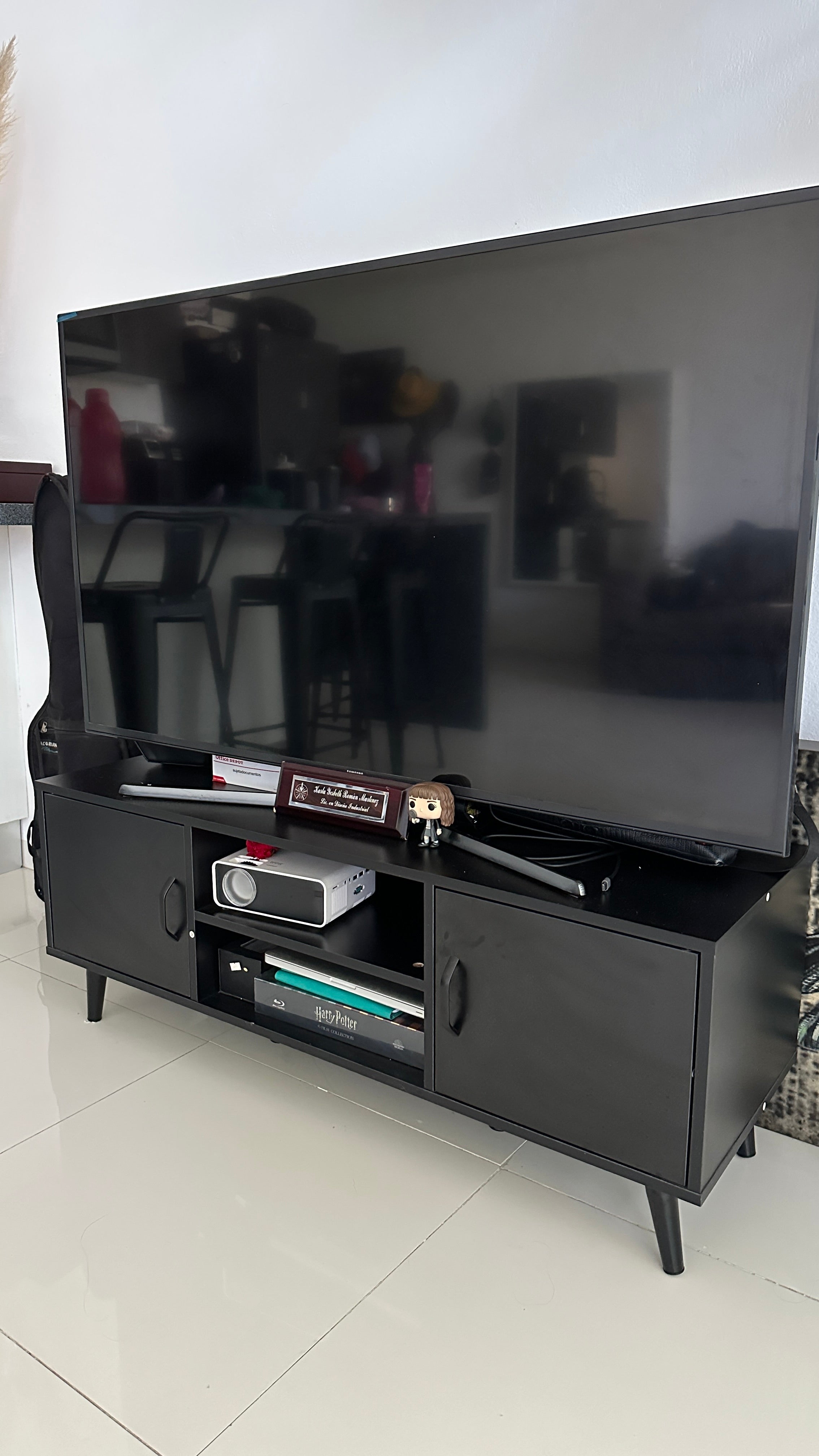 Mueble de TV negro