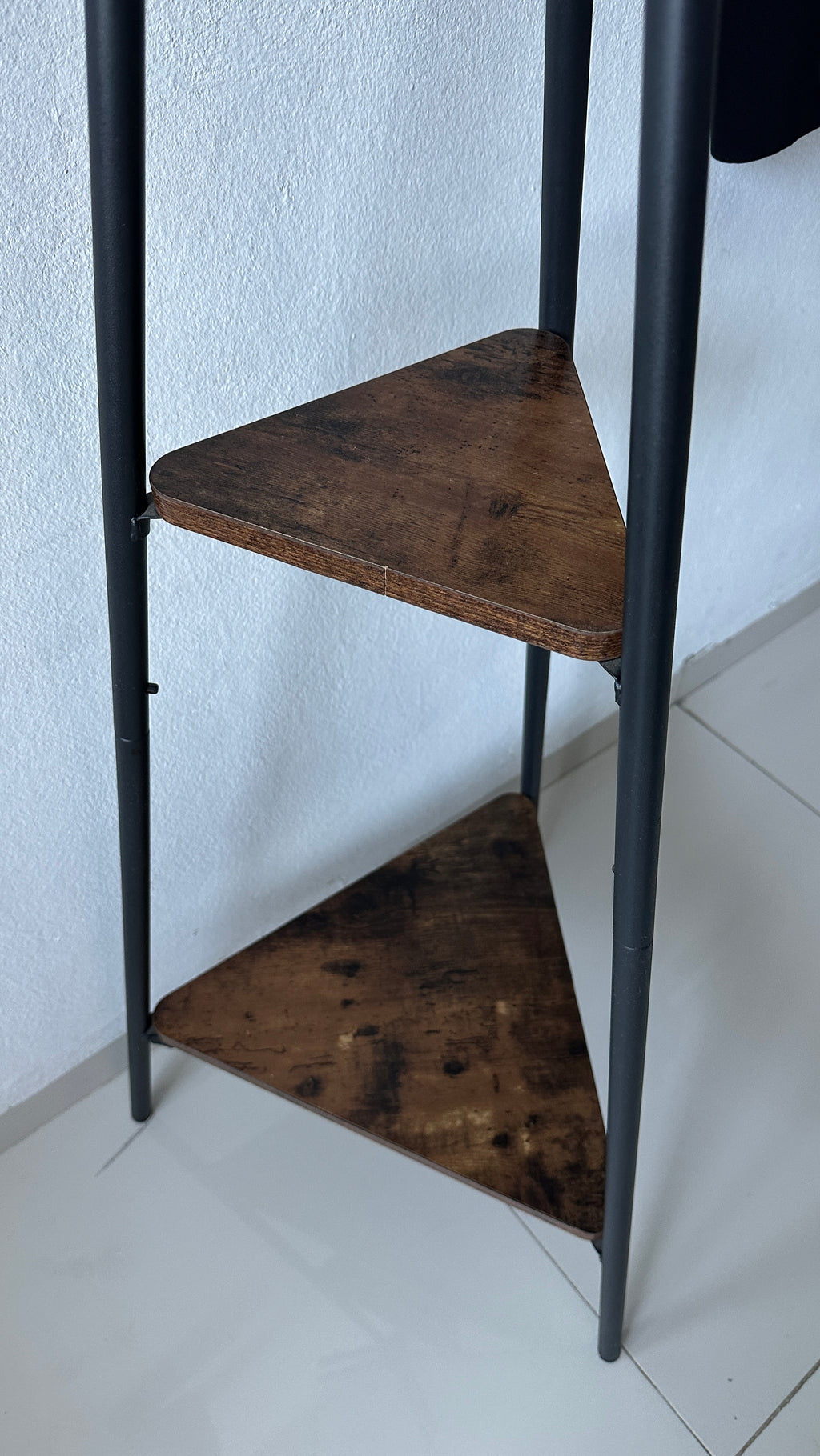 Perchero con Estantes Minimalista